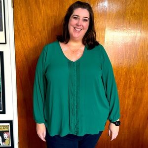 Torrid 5X, 5, 28W green georgette long sleeve top.